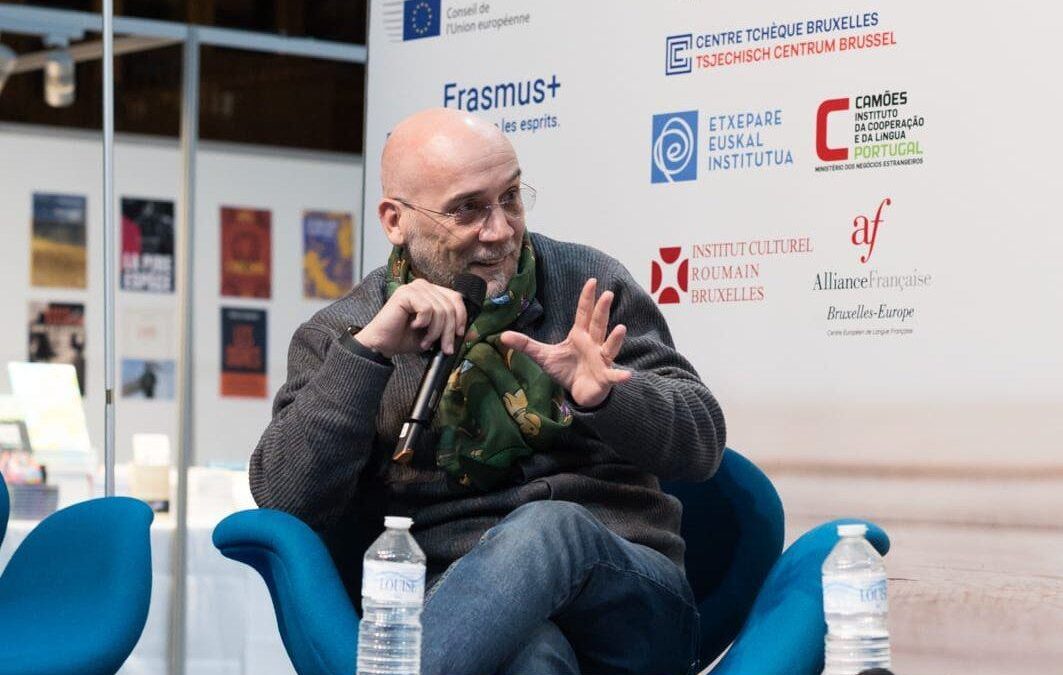 Scriitorul Cristian Fulaș, la Târgul de Carte de la Bruxelles: Dialoguri literare și recunoaștere internațională